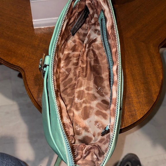 B. Makowsky  crossbody bag  shoulder bag  leather seafoam green  3 ext. pockets - Picture 10 of 17